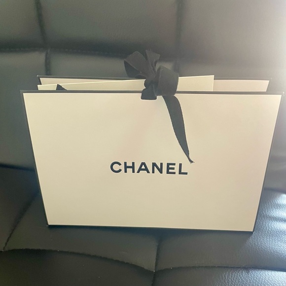 CHANEL CC Logo Gold Tone Earrings - Picture 8 of 8